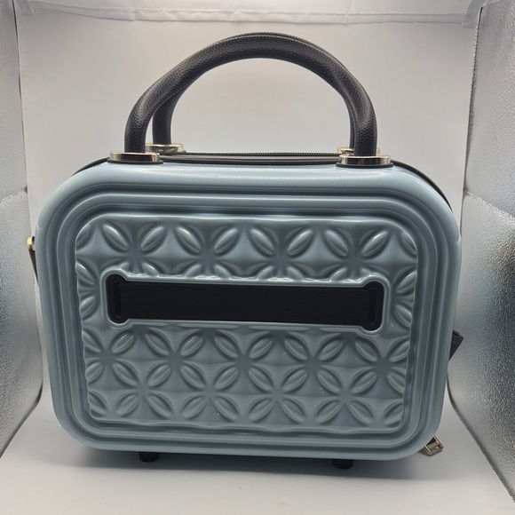 EUC TRIFORCE Elite Performance Travelware Carry On Travel Beauty Makeup Case Bag